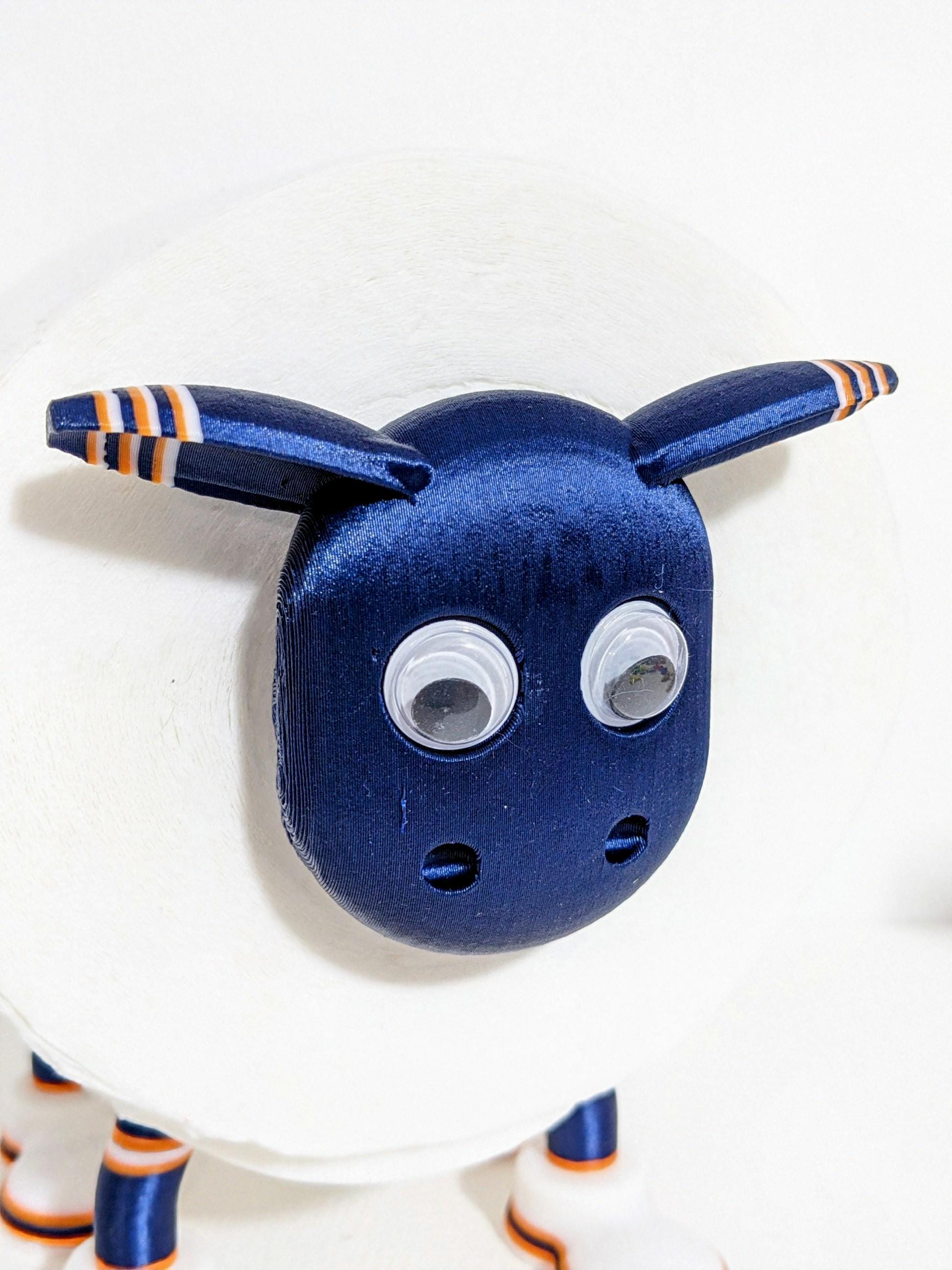 Chicago Bears American football spare toilet roll holder, NFL themed restroom novelty bathroom accessory with personalised player number.