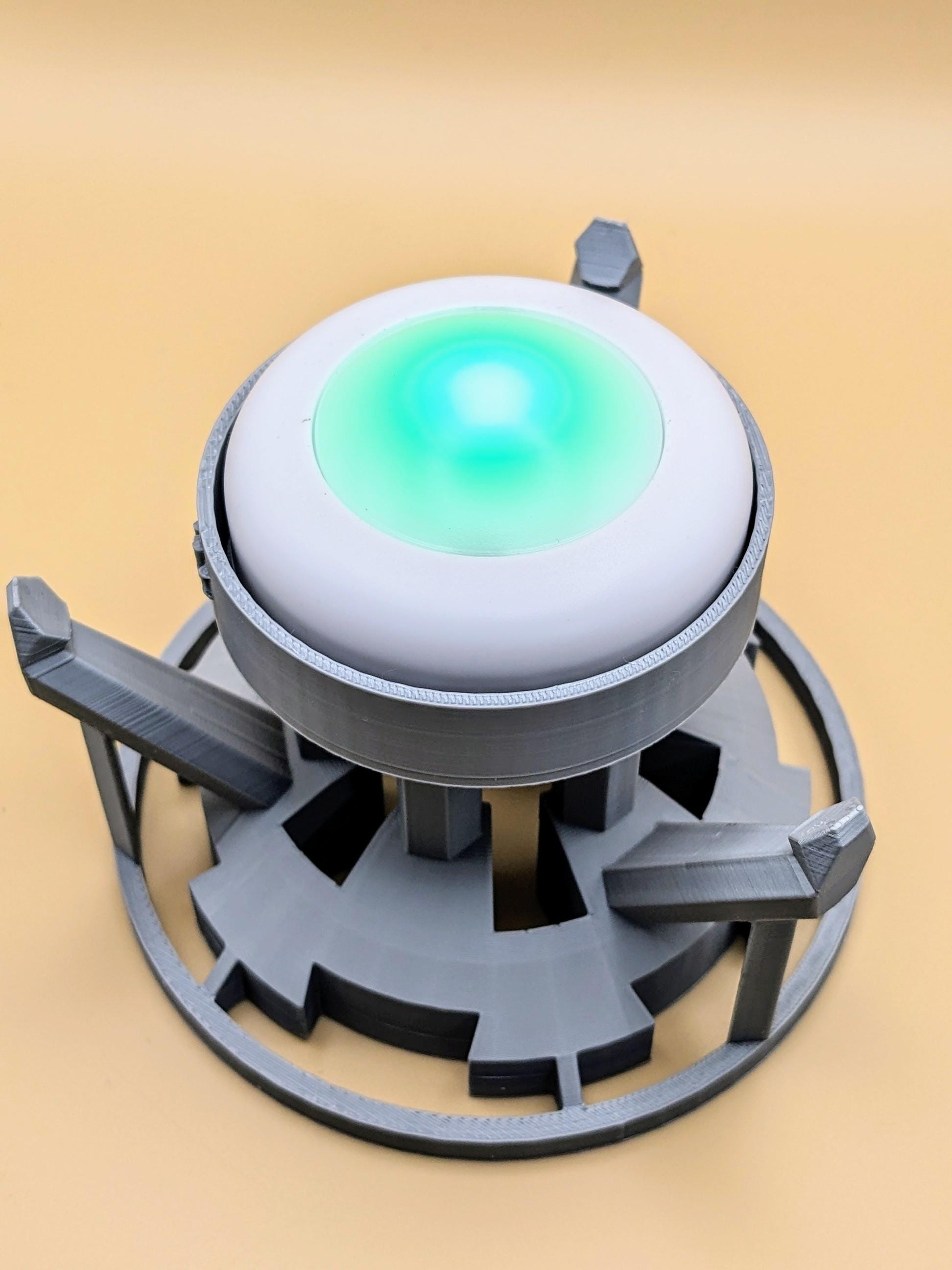 Death star night light, with optional colour changing remote control. A star wars must have collectable lamp, hand made in the UK.