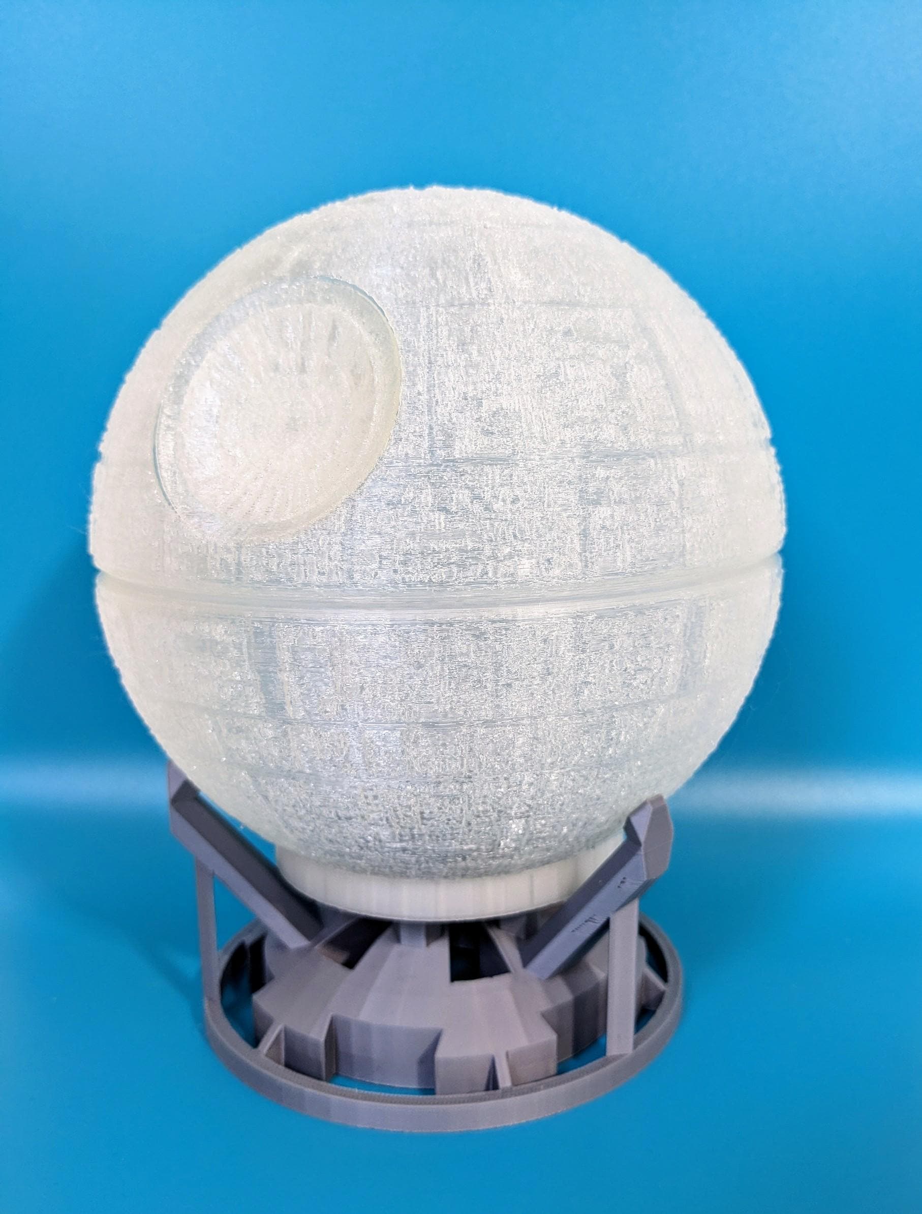 Death star night light, with optional colour changing remote control. A star wars must have collectable lamp, hand made in the UK.