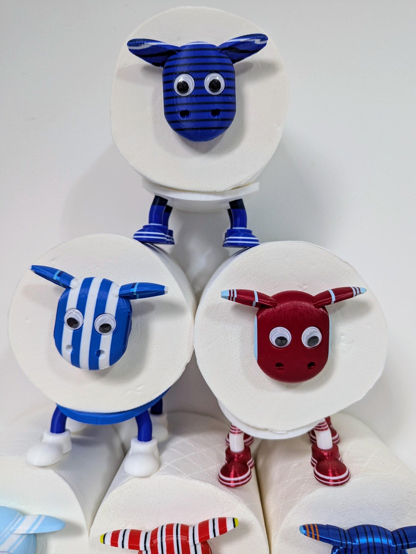 Premiersheep West Ham Toilet Roll Holder – New 2025/26 Football Fan Gift – Universal Fit – Custom Boots