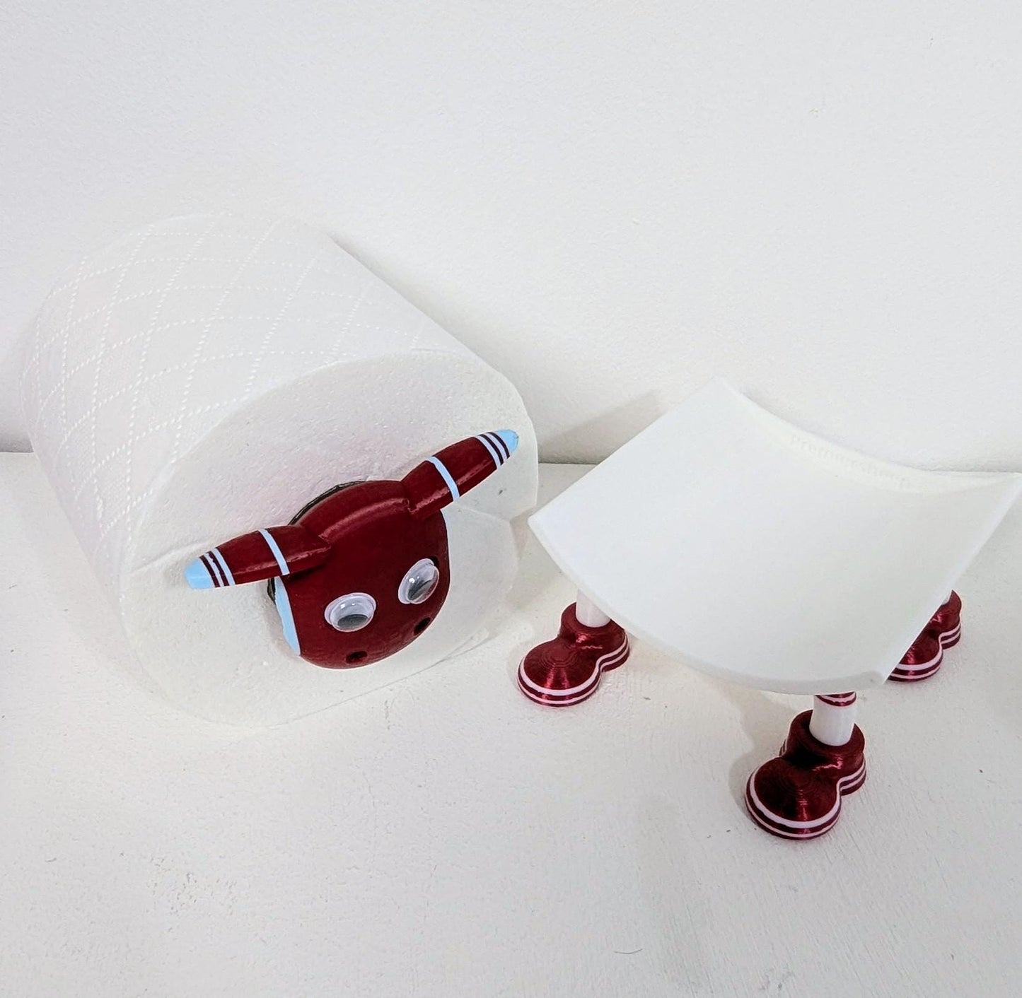 Premiersheep West Ham Toilet Roll Holder – New 2025/26 Football Fan Gift – Universal Fit – Custom Boots