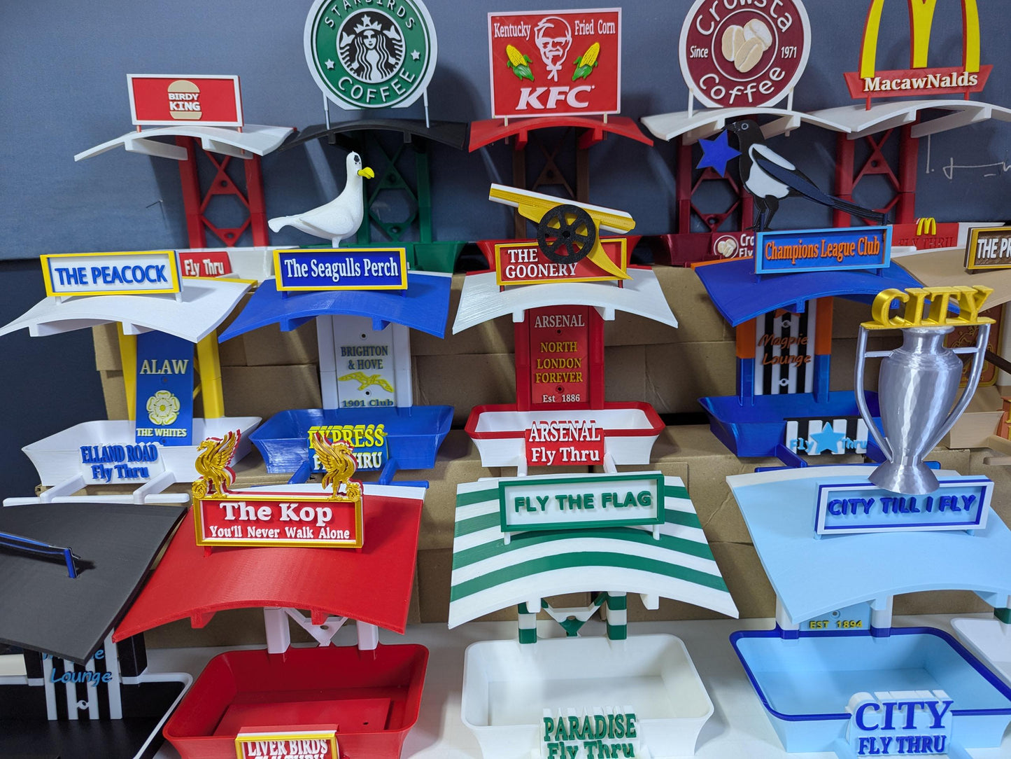 Arsenal fan Bird Feeder : Gunners Feeding Station - Quirky Garden Decor - Wild Bird seed tray - Gift for North London SoccerFan