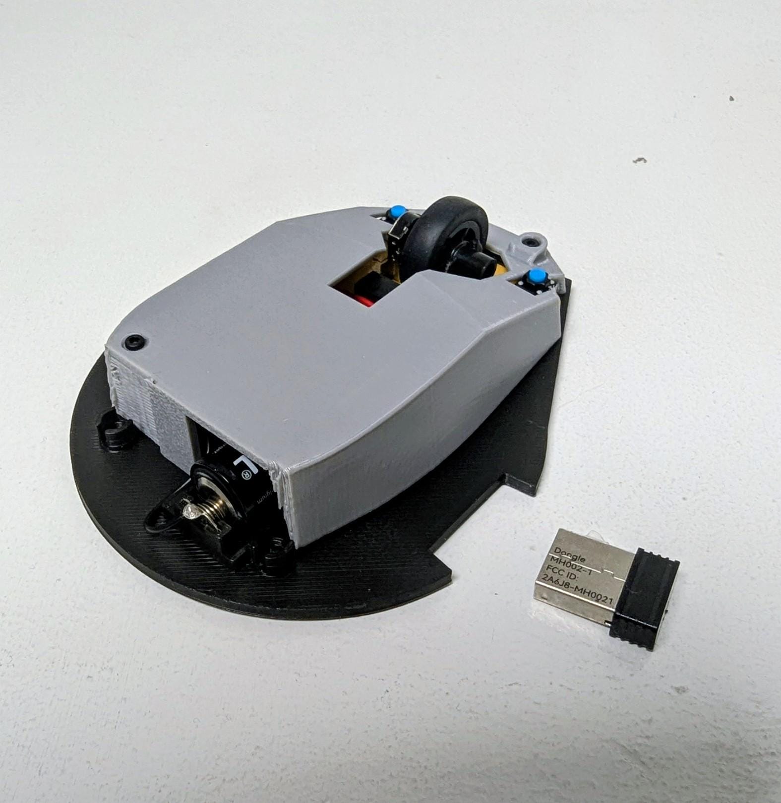 Millenium Falcon Wireless Mouse, with Optional S Wars display case. Great Sci fi galactic empire present