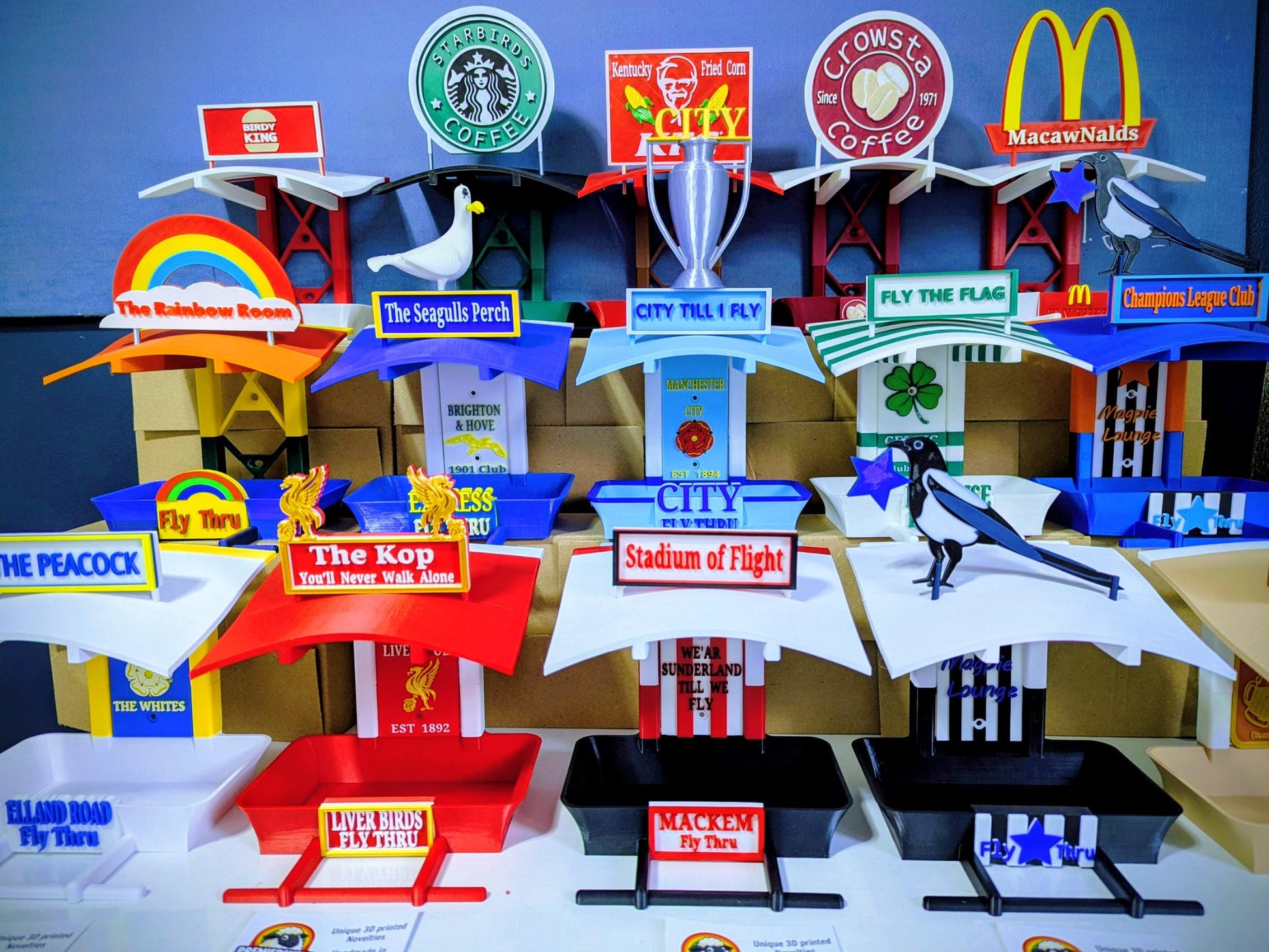 Arsenal fan Bird Feeder : Gunners Feeding Station - Quirky Garden Decor - Wild Bird seed tray - Gift for North London SoccerFan