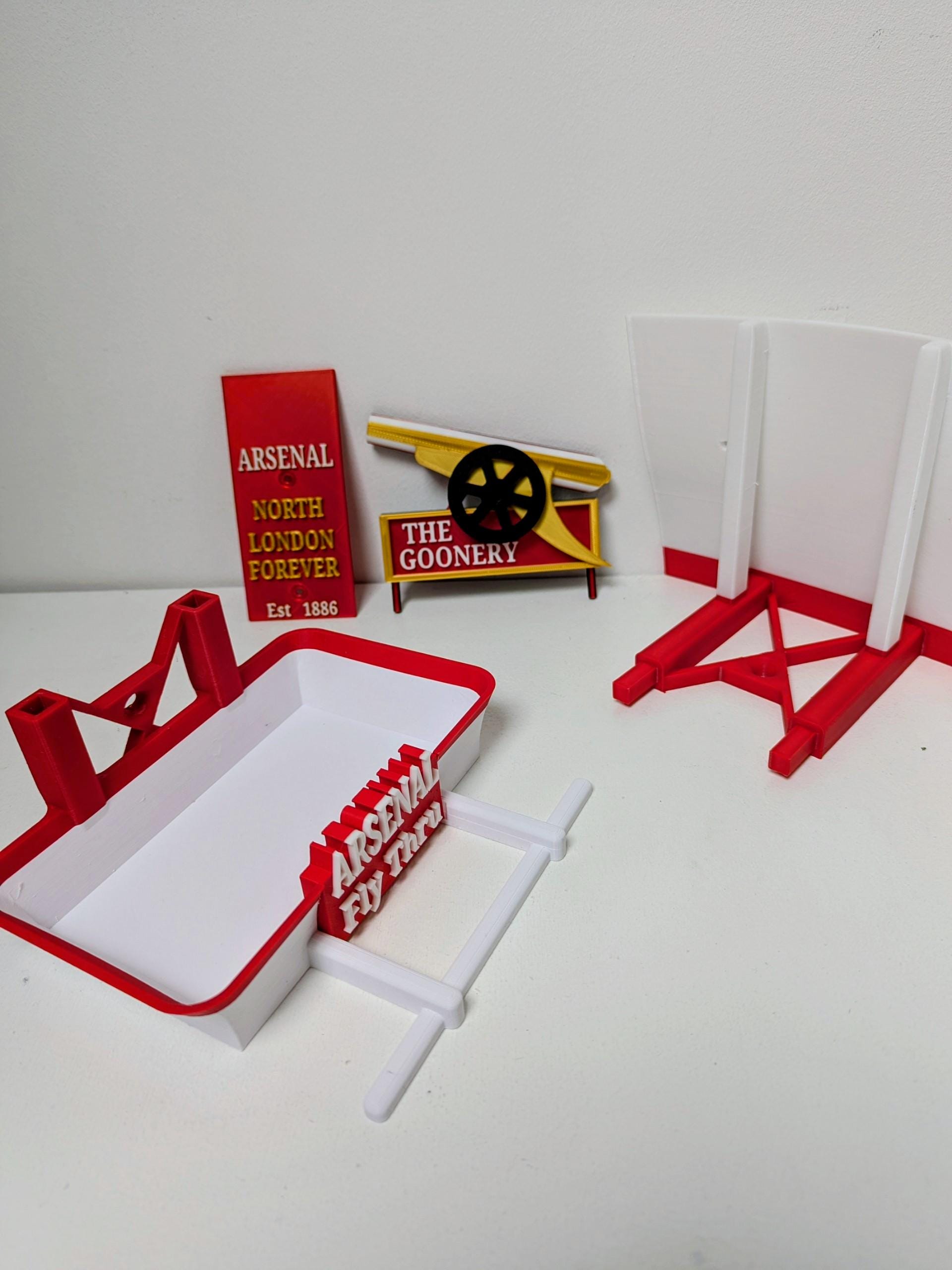 Arsenal fan Bird Feeder : Gunners Feeding Station - Quirky Garden Decor - Wild Bird seed tray - Gift for North London SoccerFan