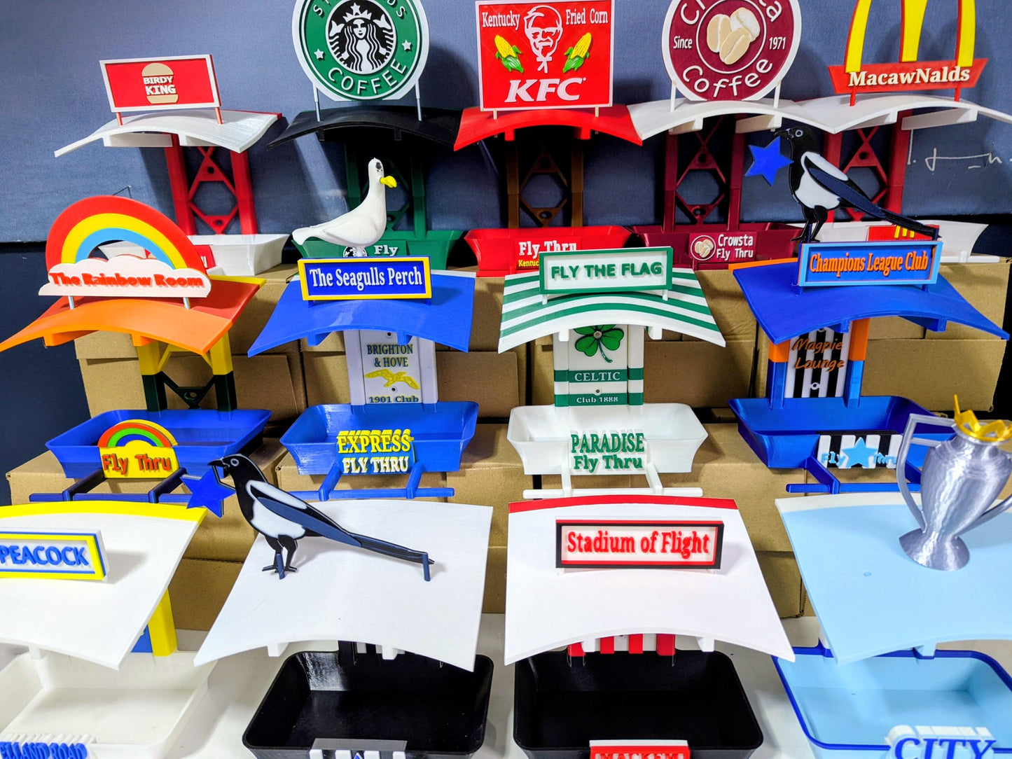 Arsenal fan Bird Feeder : Gunners Feeding Station - Quirky Garden Decor - Wild Bird seed tray - Gift for North London SoccerFan