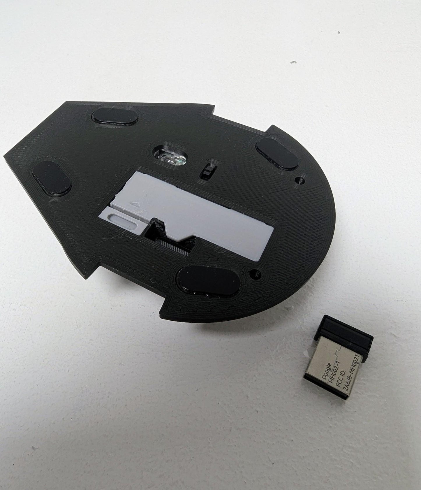 Millenium Falcon Wireless Mouse, with Optional S Wars display case. Great Sci fi galactic empire present