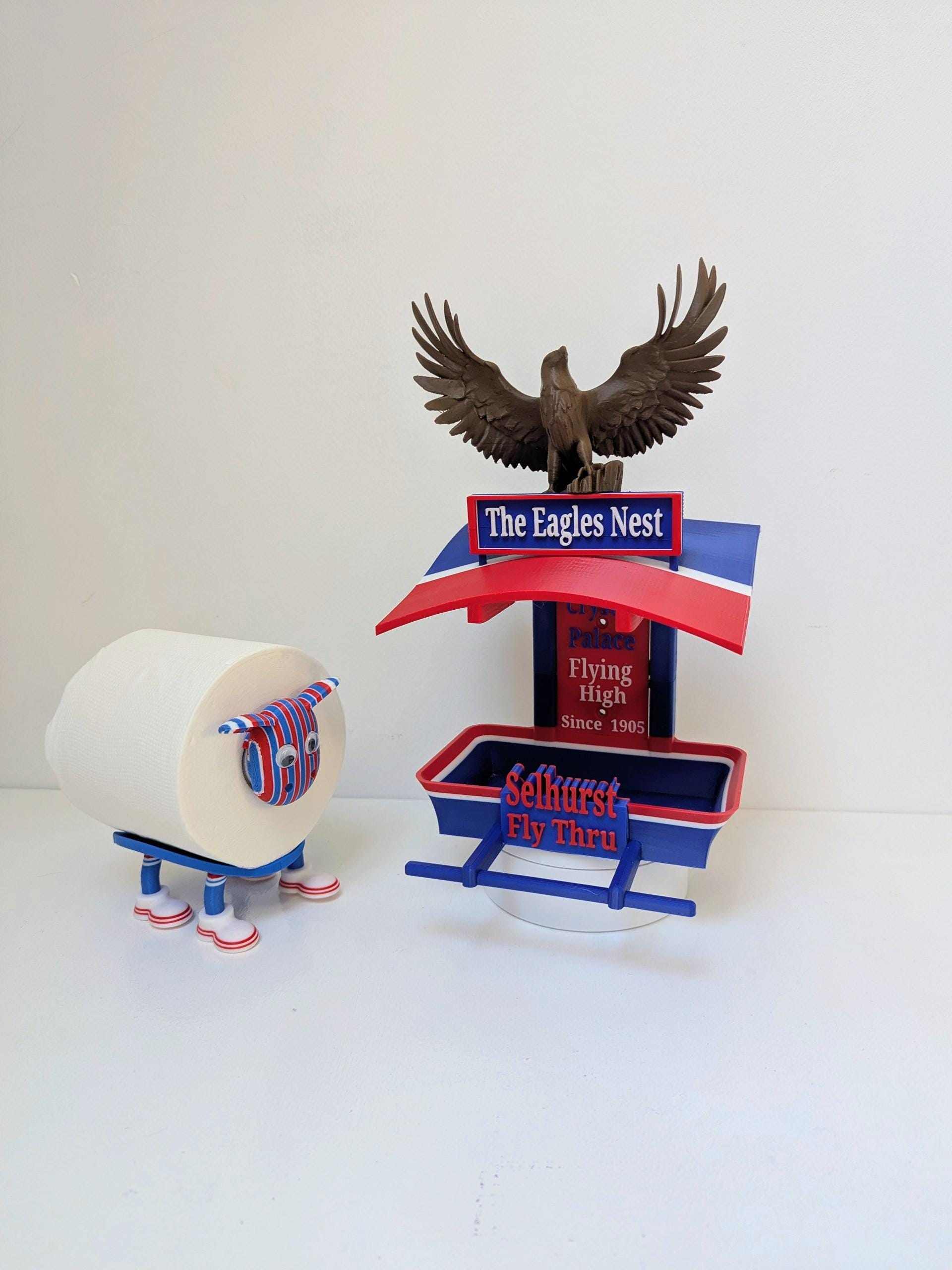 Crystal Palace Bird Feeder , The Eagles Nest, Selhurst Fly-Thru , Flying High Since 1905 Garden Gift for Palace Fans